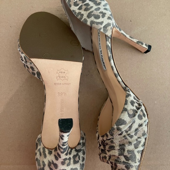 Manolo Blahnik D’Orsay Peep Toe pumps - Picture 3 of 3